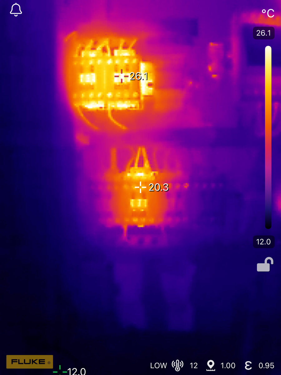 Fluke thermal scan showing temperature variance between circuit breaker groups at 26.1 degrees and 20.3 degrees in Melbourne switchboard